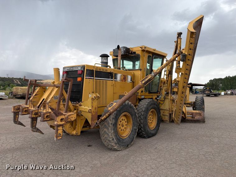 image for item FM7614 2001 Caterpillar 143H motor grader