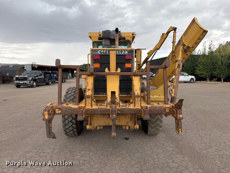 image for item FM7614 2001 Caterpillar 143H motor grader