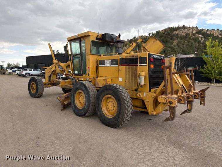 image for item FM7614 2001 Caterpillar 143H motor grader