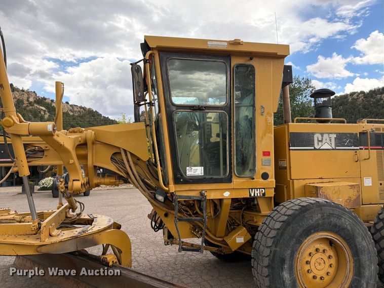 image for item FM7614 2001 Caterpillar 143H motor grader