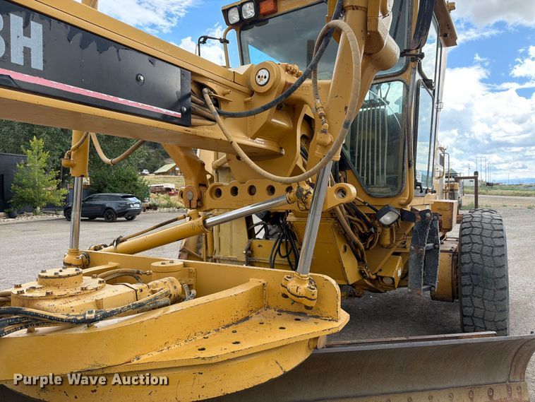 image for item FM7614 2001 Caterpillar 143H motor grader