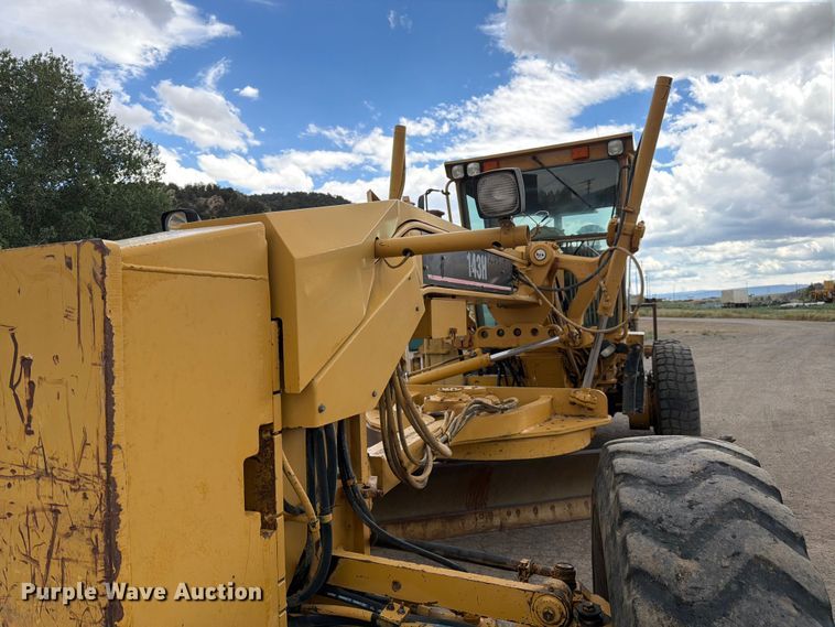 image for item FM7614 2001 Caterpillar 143H motor grader