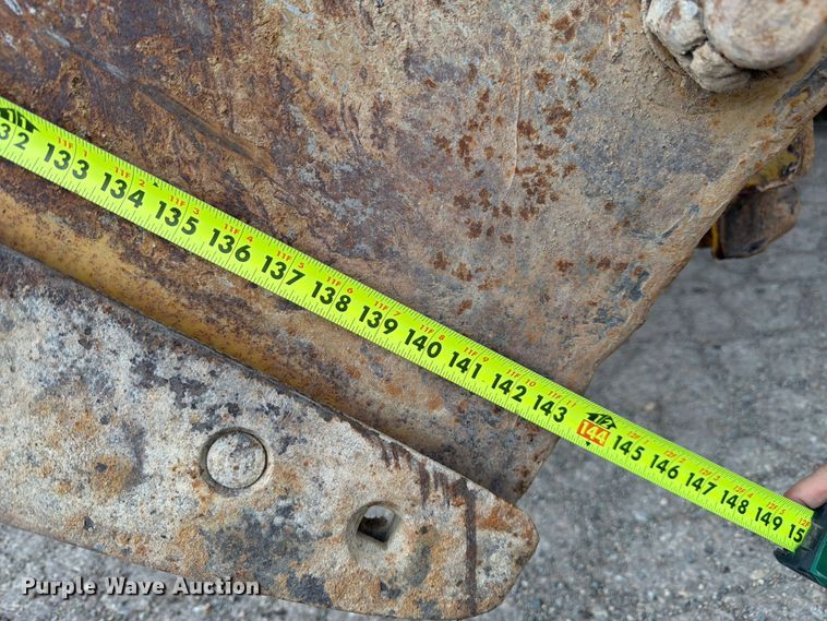 image for item FM7614 2001 Caterpillar 143H motor grader
