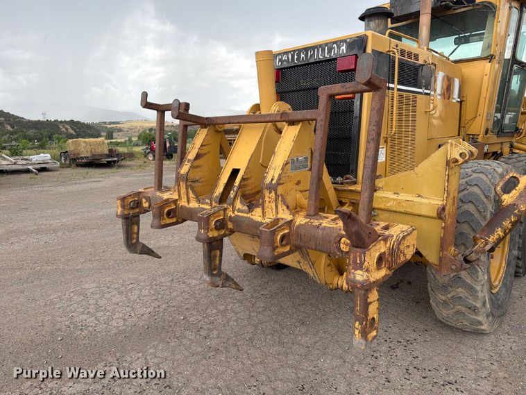image for item FM7614 2001 Caterpillar 143H motor grader