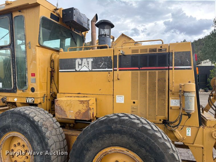 image for item FM7614 2001 Caterpillar 143H motor grader