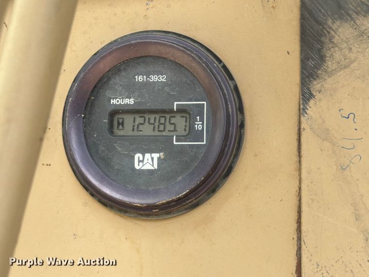 image for item FM7614 2001 Caterpillar 143H motor grader