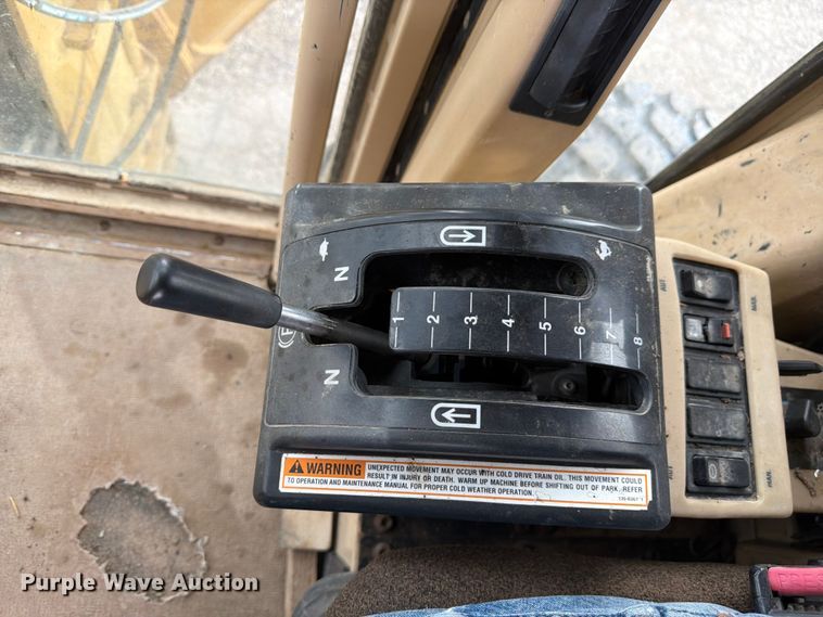 image for item FM7614 2001 Caterpillar 143H motor grader