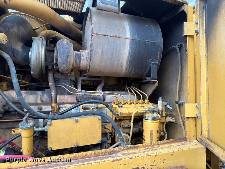 image for item FM7614 2001 Caterpillar 143H motor grader