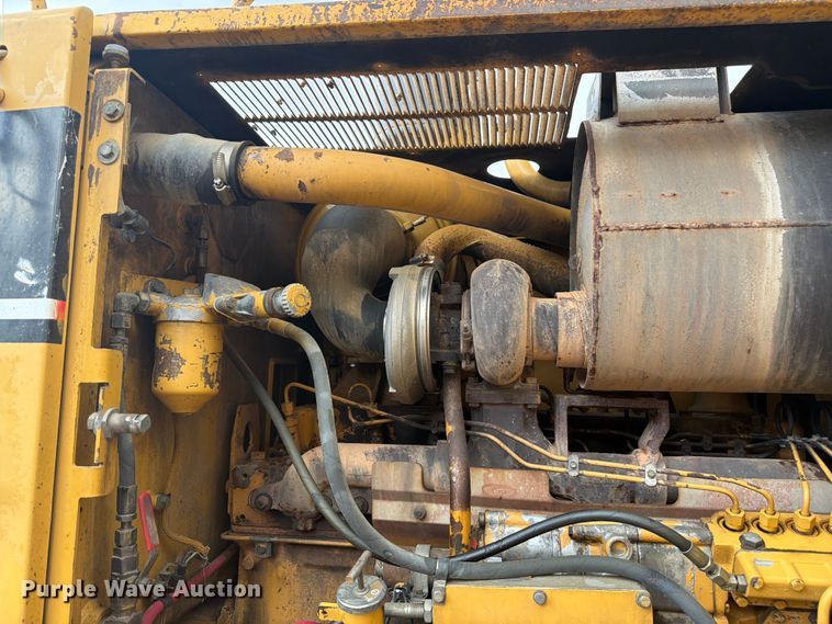 image for item FM7614 2001 Caterpillar 143H motor grader