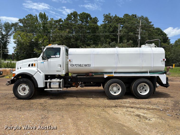 image for item FN2018 2005 Sterling L8500 water truck