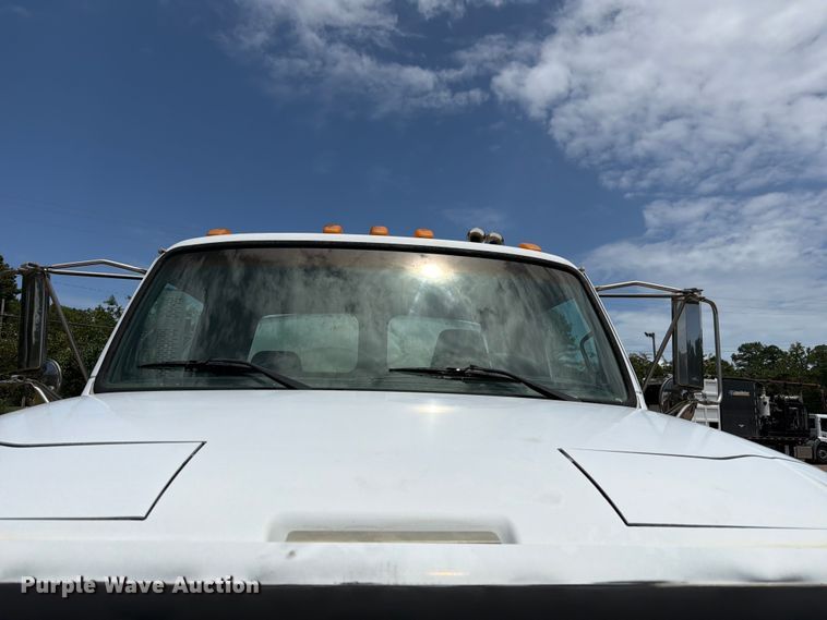 image for item FN2018 2005 Sterling L8500 water truck