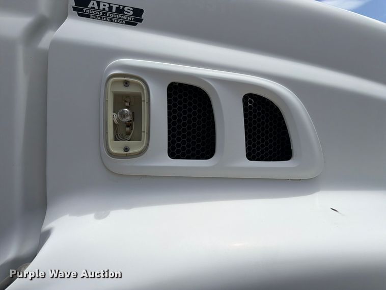 image for item FN2018 2005 Sterling L8500 water truck