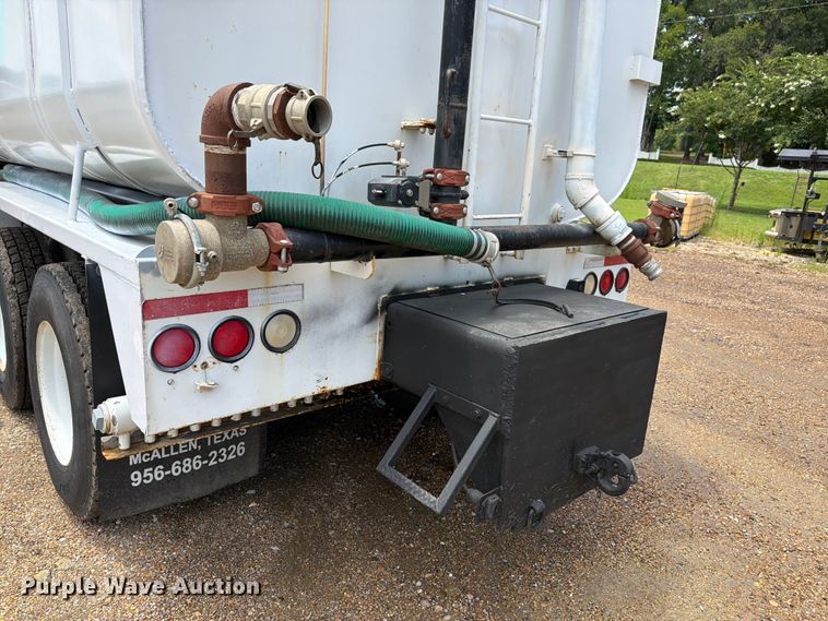 image for item FN2018 2005 Sterling L8500 water truck