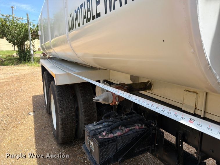 image for item FN2018 2005 Sterling L8500 water truck