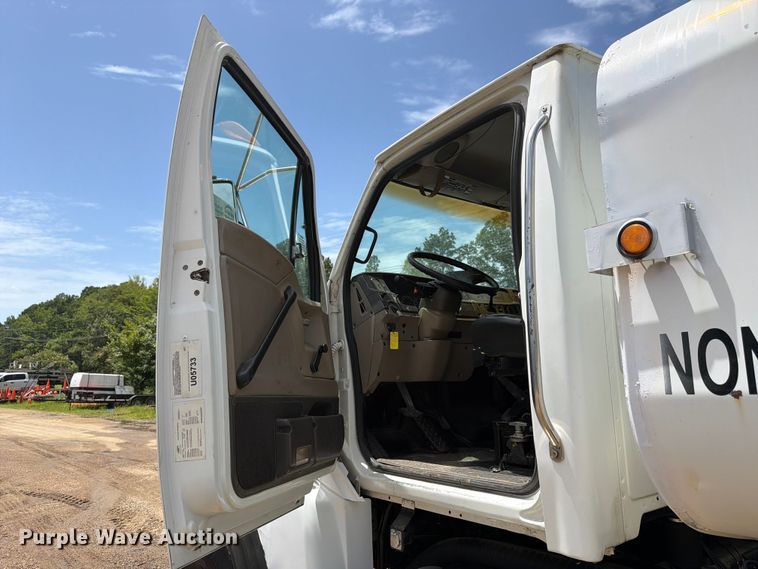 image for item FN2018 2005 Sterling L8500 water truck