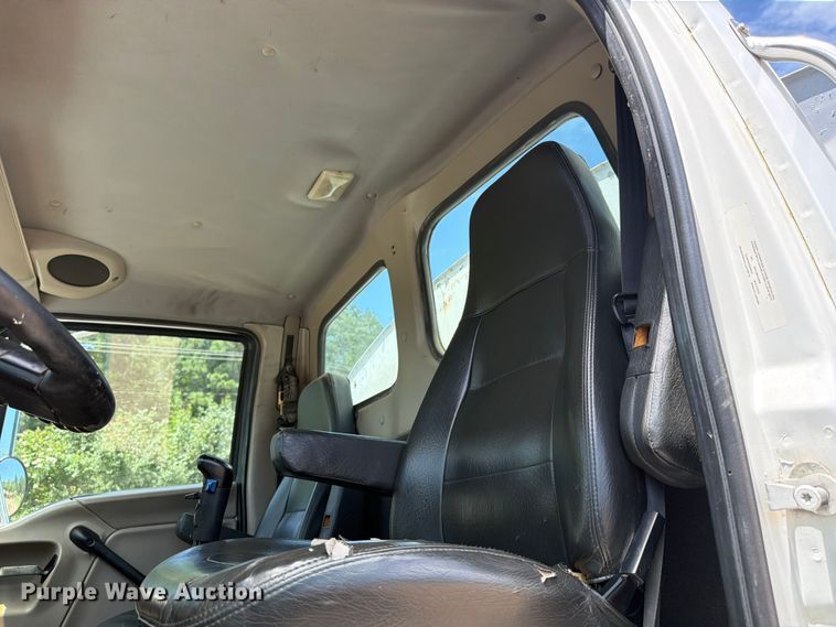 image for item FN2018 2005 Sterling L8500 water truck