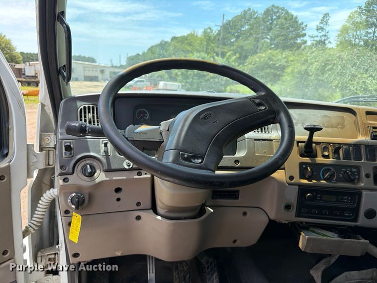 image for item FN2018 2005 Sterling L8500 water truck