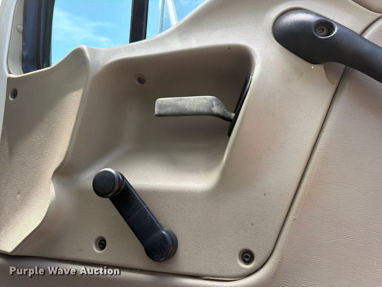 image for item FN2018 2005 Sterling L8500 water truck