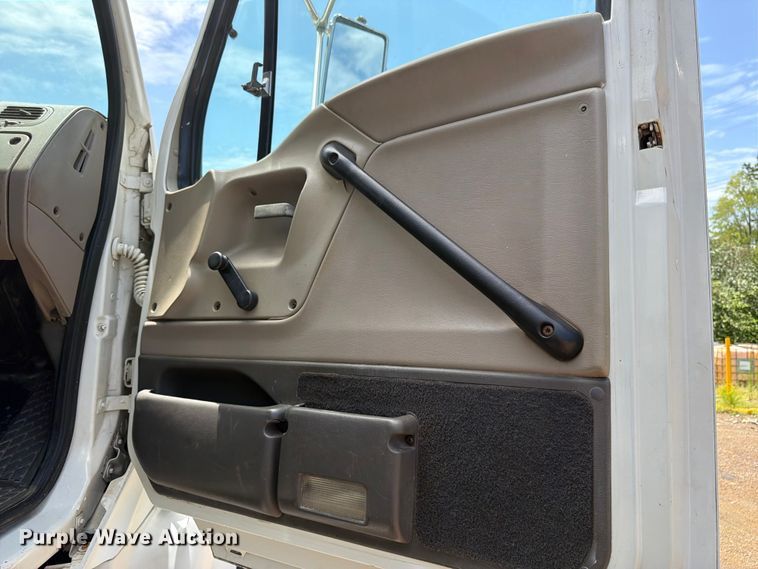 image for item FN2018 2005 Sterling L8500 water truck