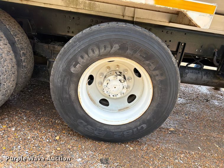 image for item FN2018 2005 Sterling L8500 water truck