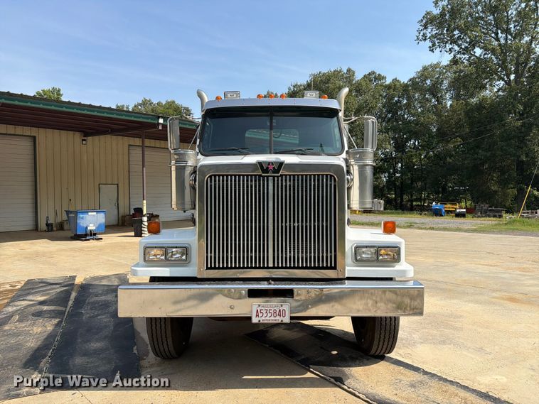 image for item FN2020 2007 Western Star 4900 semi truck