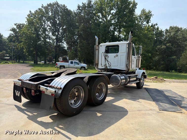 image for item FN2020 2007 Western Star 4900 semi truck