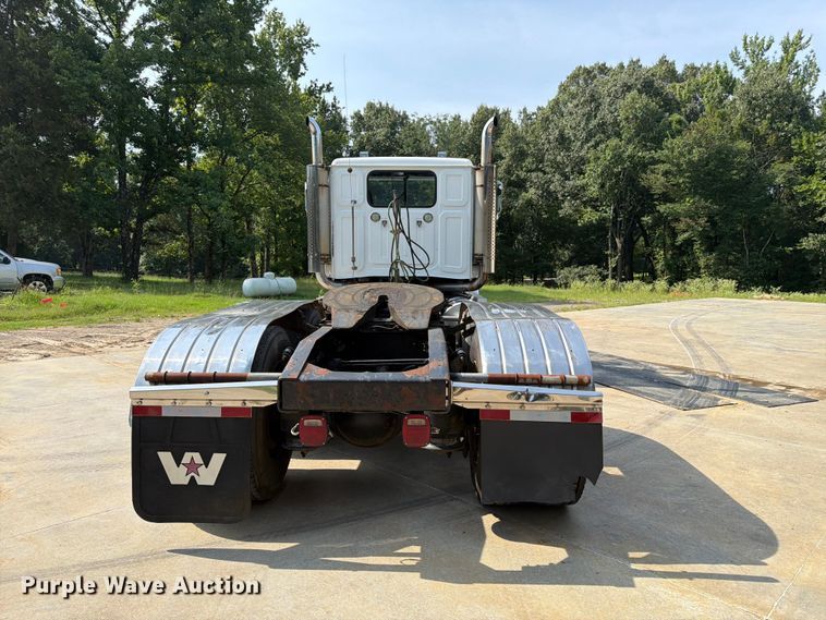 image for item FN2020 2007 Western Star 4900 semi truck
