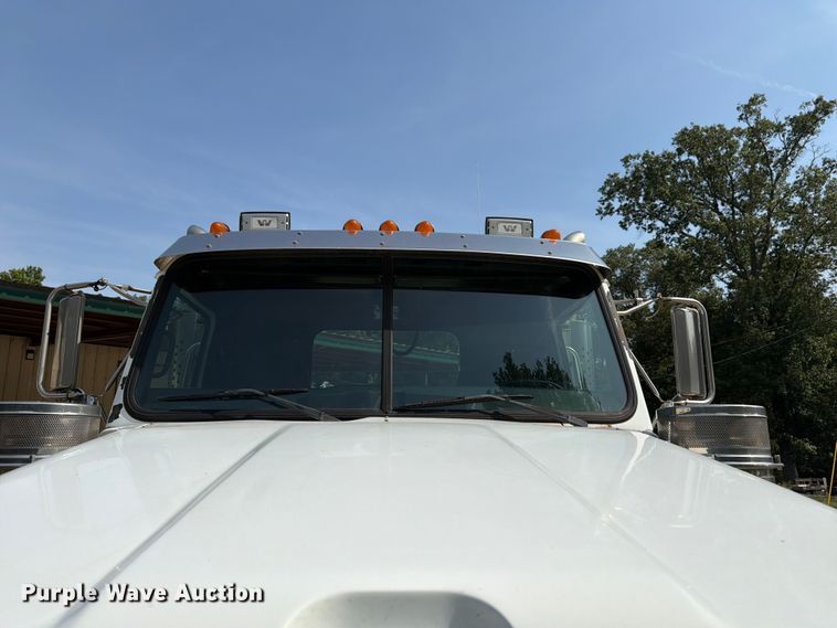 image for item FN2020 2007 Western Star 4900 semi truck