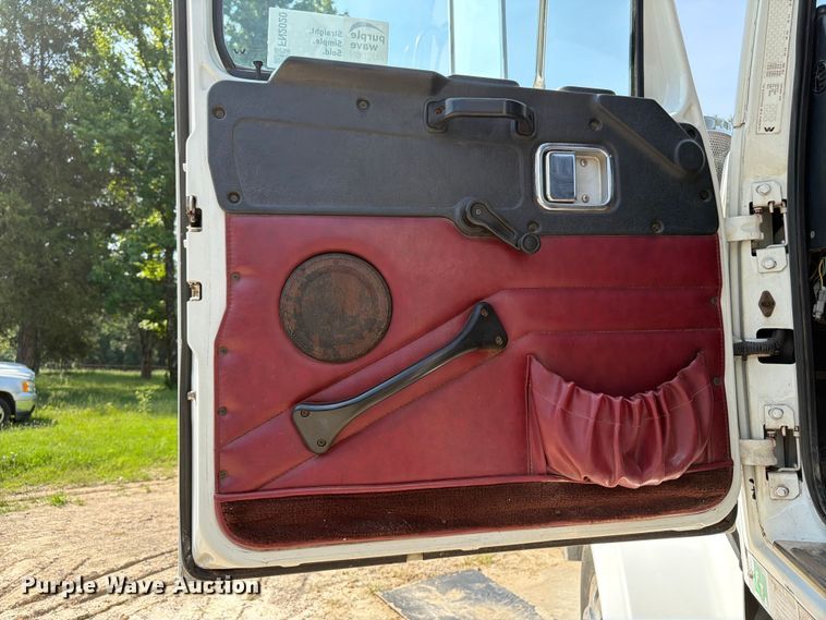 image for item FN2020 2007 Western Star 4900 semi truck