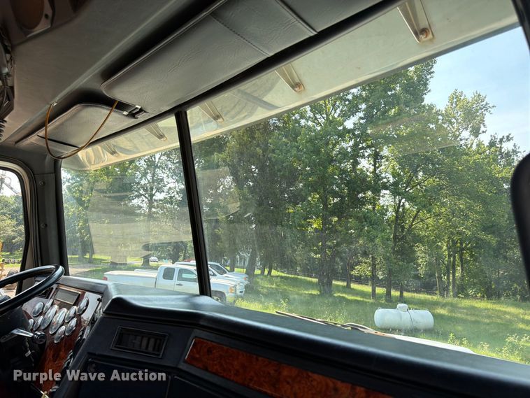 image for item FN2020 2007 Western Star 4900 semi truck