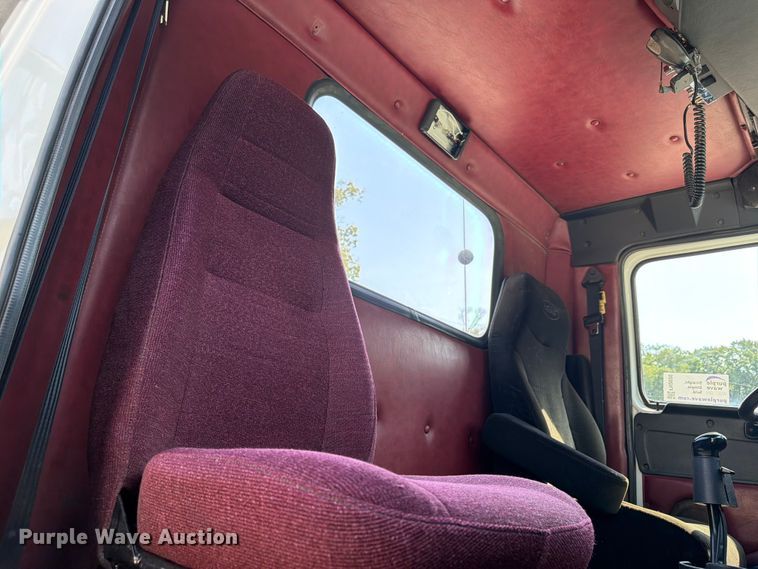 image for item FN2020 2007 Western Star 4900 semi truck