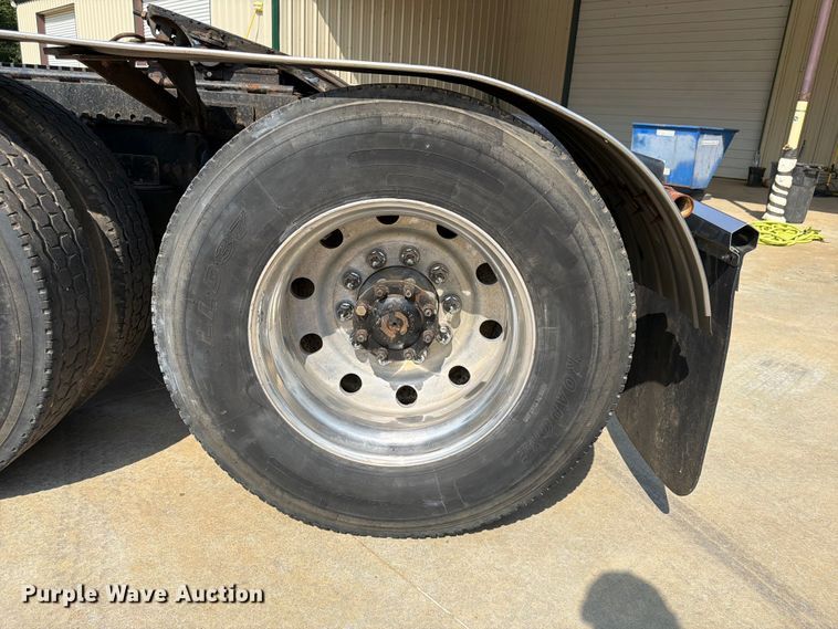 image for item FN2020 2007 Western Star 4900 semi truck