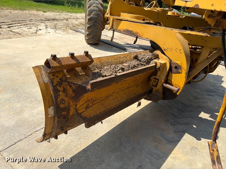 image for item FN2021 1975 Caterpillar 12G motor grader