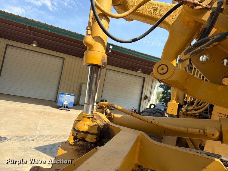 image for item FN2021 1975 Caterpillar 12G motor grader