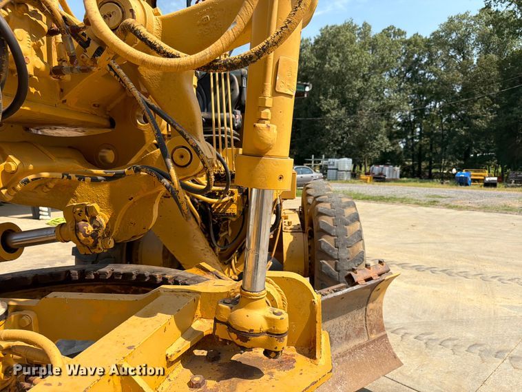 image for item FN2021 1975 Caterpillar 12G motor grader