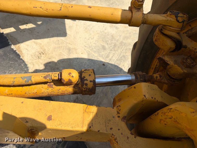 image for item FN2021 1975 Caterpillar 12G motor grader