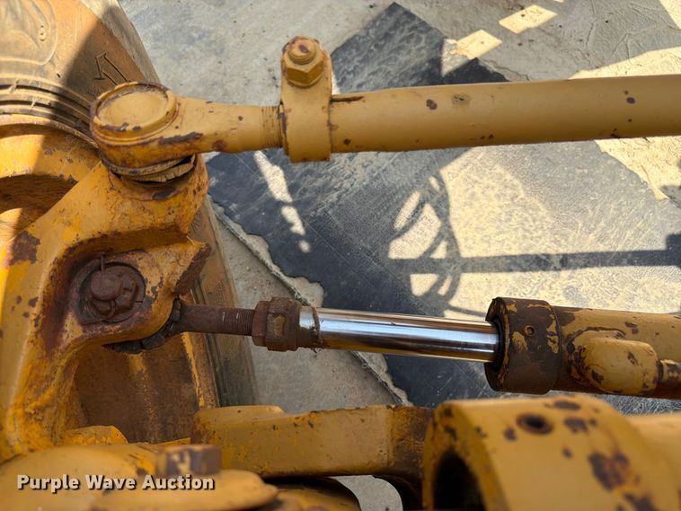 image for item FN2021 1975 Caterpillar 12G motor grader
