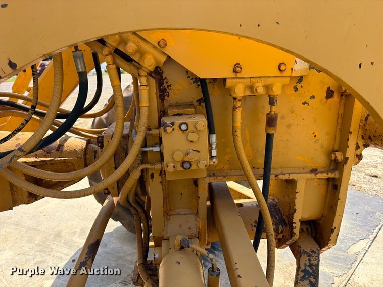 image for item FN2021 1975 Caterpillar 12G motor grader