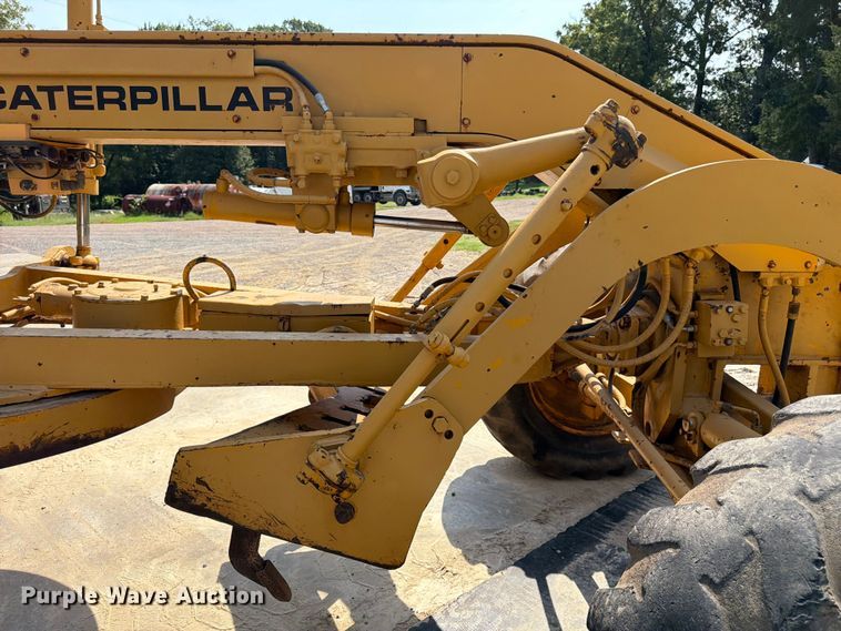 image for item FN2021 1975 Caterpillar 12G motor grader