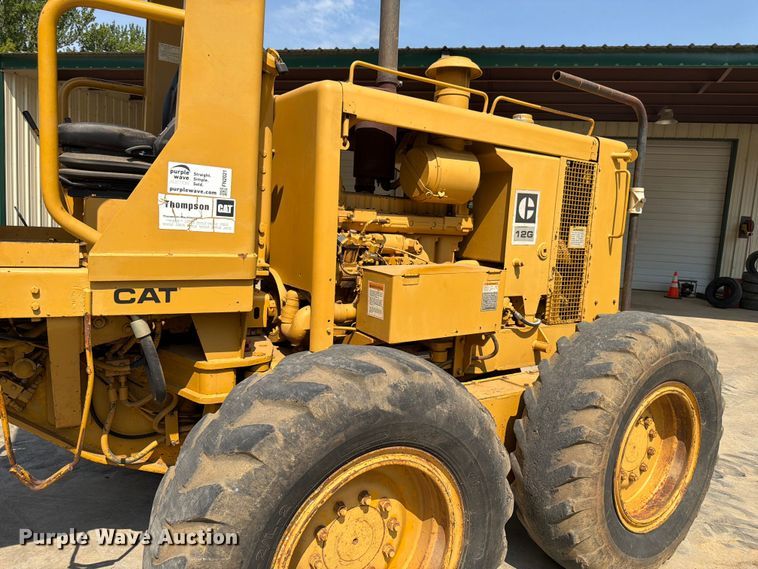image for item FN2021 1975 Caterpillar 12G motor grader