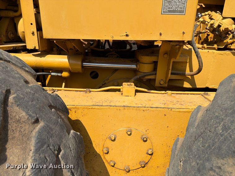 image for item FN2021 1975 Caterpillar 12G motor grader
