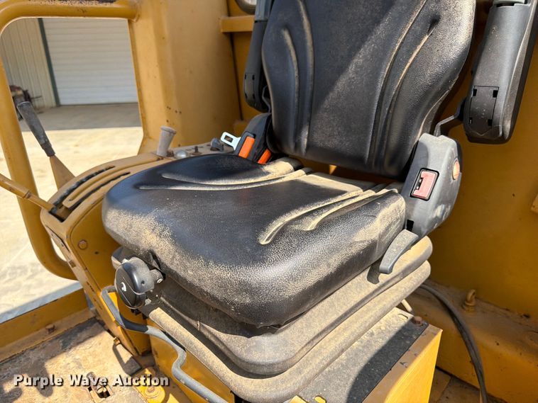 image for item FN2021 1975 Caterpillar 12G motor grader