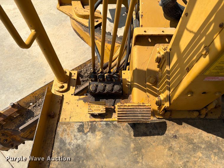 image for item FN2021 1975 Caterpillar 12G motor grader