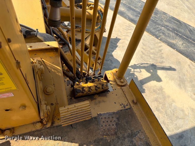image for item FN2021 1975 Caterpillar 12G motor grader