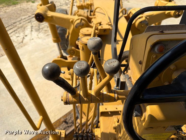 image for item FN2021 1975 Caterpillar 12G motor grader