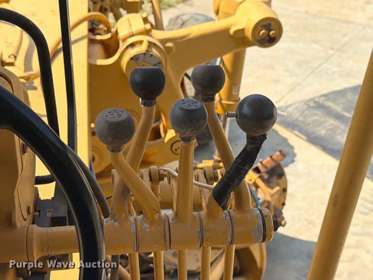 image for item FN2021 1975 Caterpillar 12G motor grader