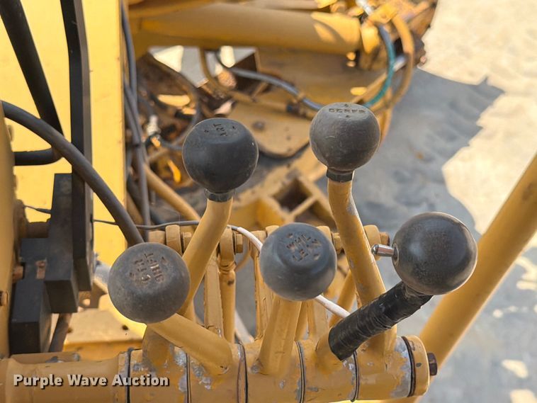 image for item FN2021 1975 Caterpillar 12G motor grader