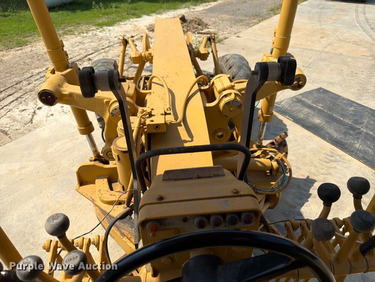 image for item FN2021 1975 Caterpillar 12G motor grader