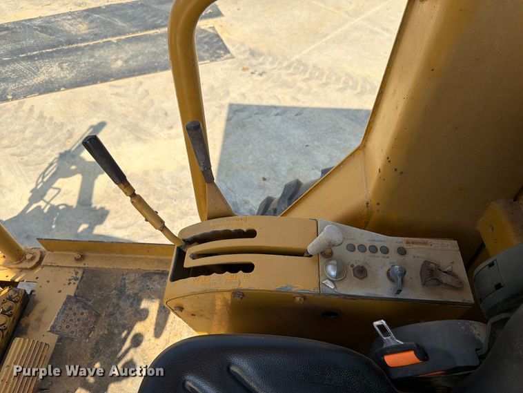image for item FN2021 1975 Caterpillar 12G motor grader