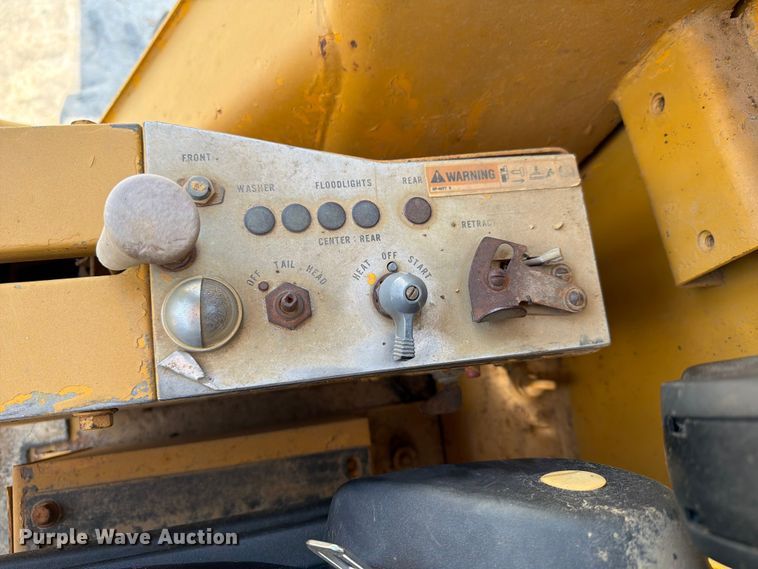 image for item FN2021 1975 Caterpillar 12G motor grader